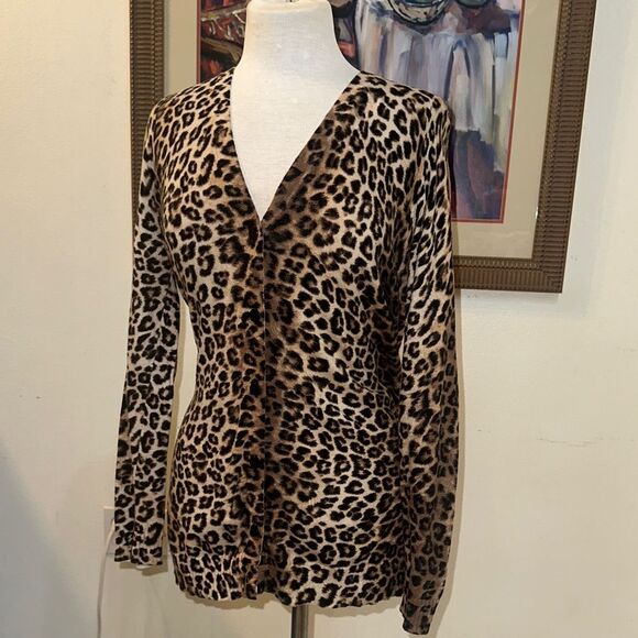 Chico’s Leopard Print Soft Cardigan Size 1= Medium - Picture 3 of 10